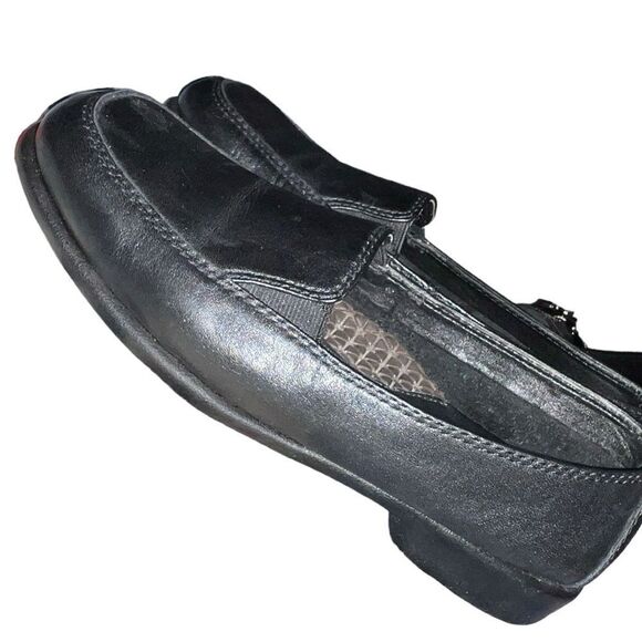 Hush puppies black loafer style slip ons! - Picture 3 of 6